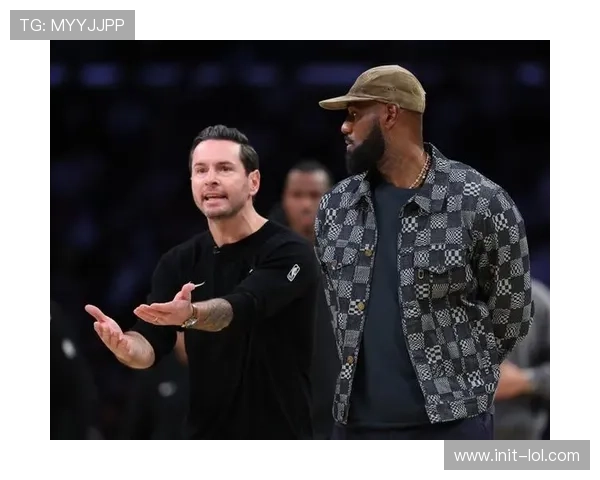 湖人球星詹姆斯社媒晒高尔夫与冰浴恢复照